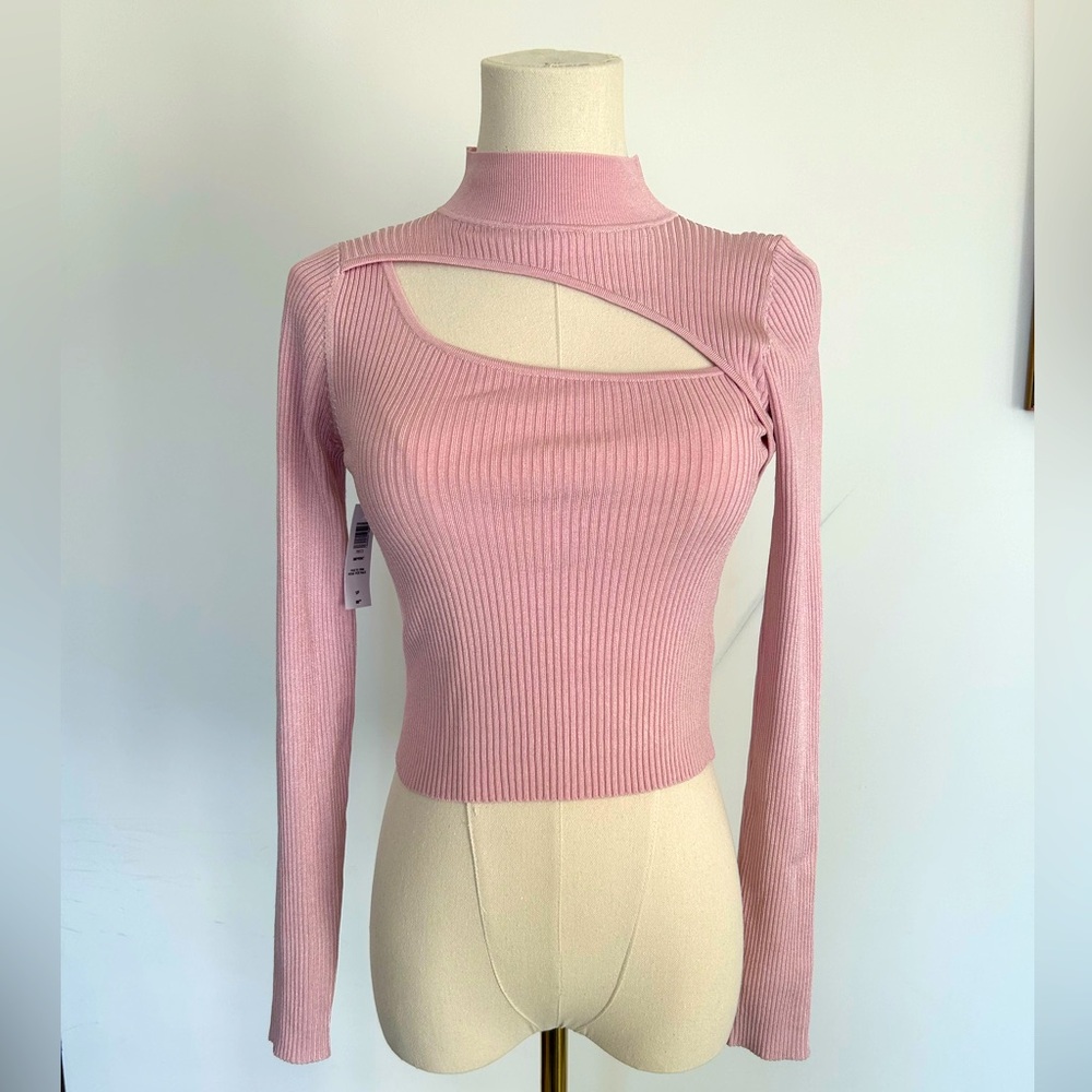 Size S Aritizia Babaton cut out neck pink sweater